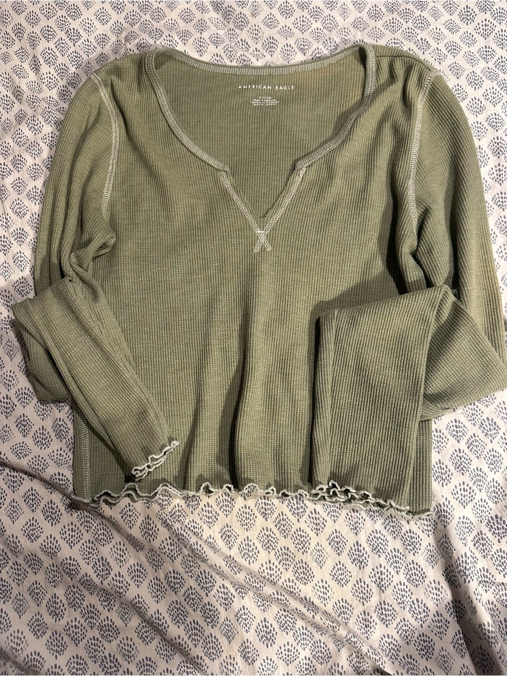 American Eagle Outfitters Olive Ribbed V‑Neck Long Sleeve Top